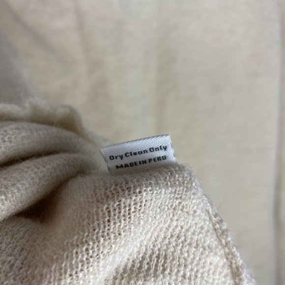 Sol Alpaca Gloria Cape Baby Alpaca Wool Shawl - Picture 7 of 9